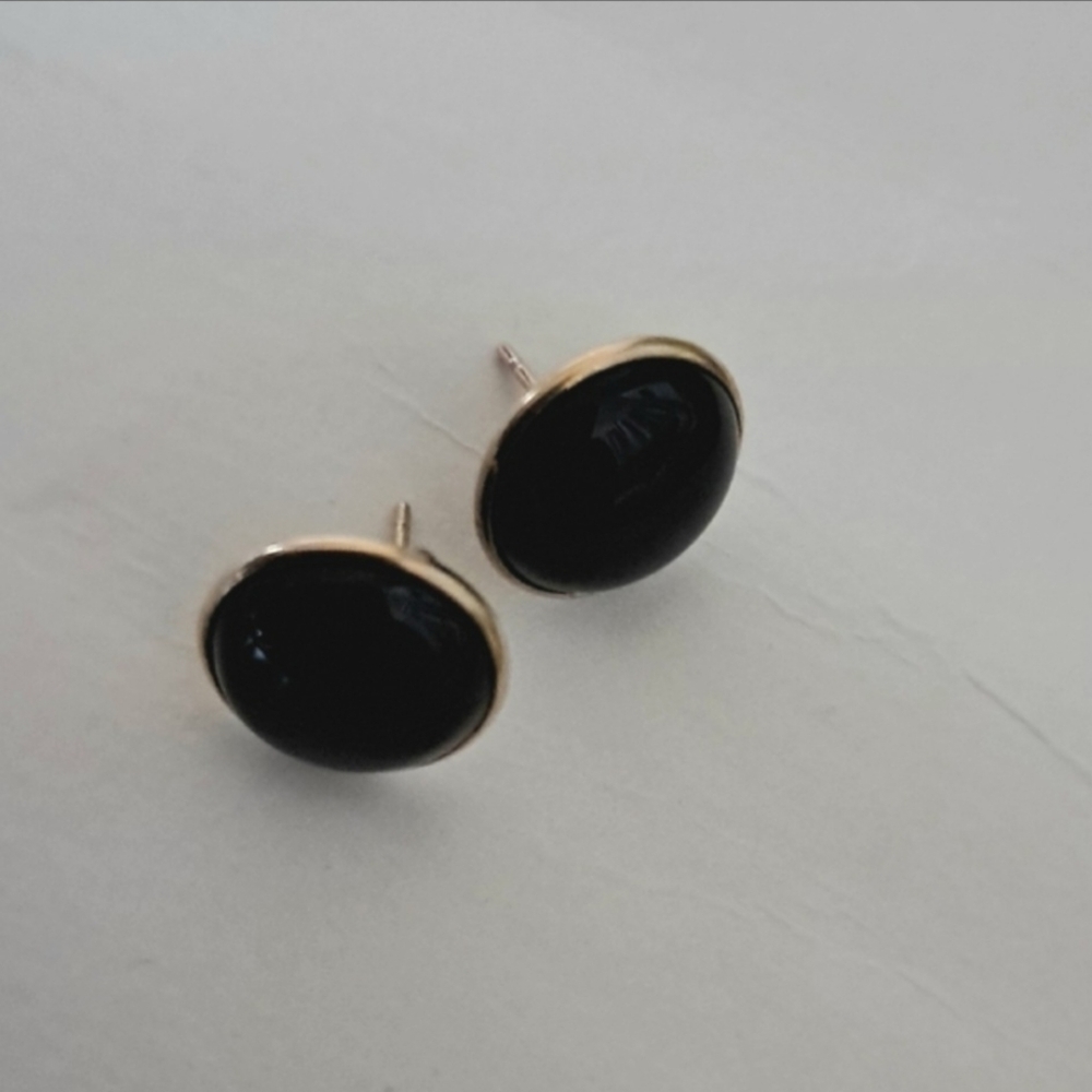 Onyx Post Earrings Gold Border Classic French Minimalist Style